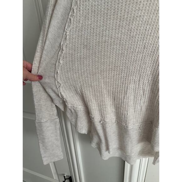 We The Free Catalina Thermal Top Color:  Oatmeal Heather SIze: Medium - Picture 5 of 8